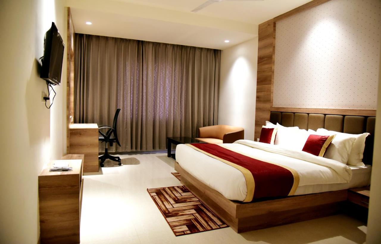 Hotel Crystal Grand Haldwani Luaran gambar