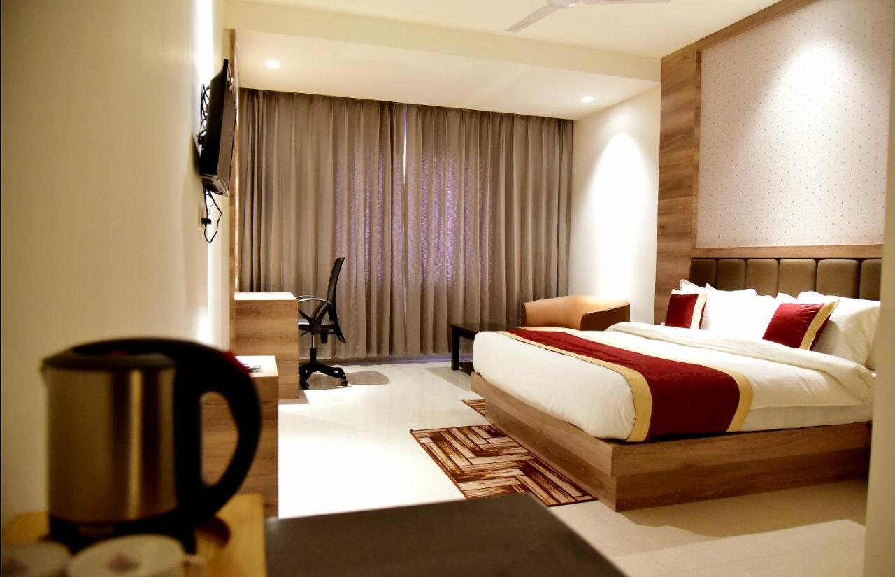 Hotel Crystal Grand Haldwani Luaran gambar