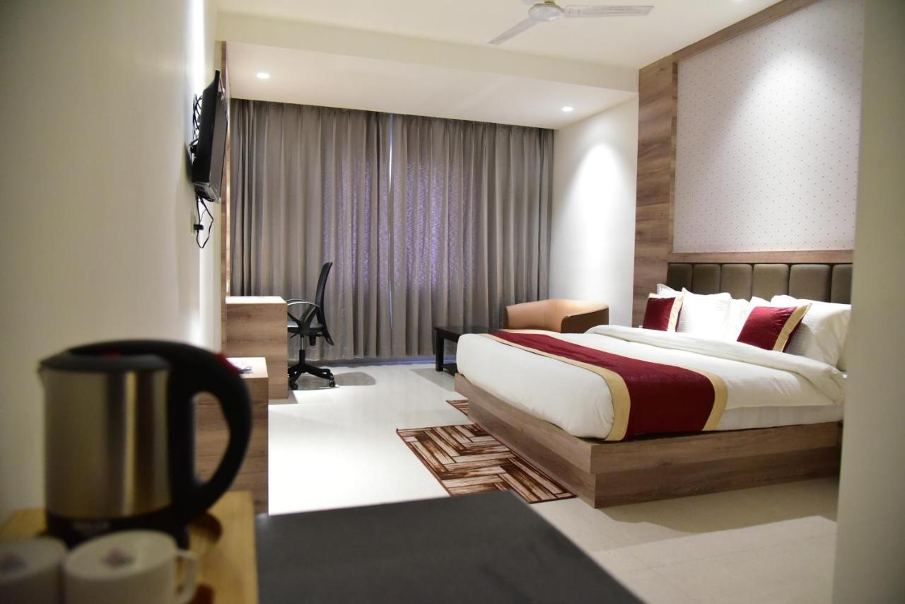 Hotel Crystal Grand Haldwani Luaran gambar