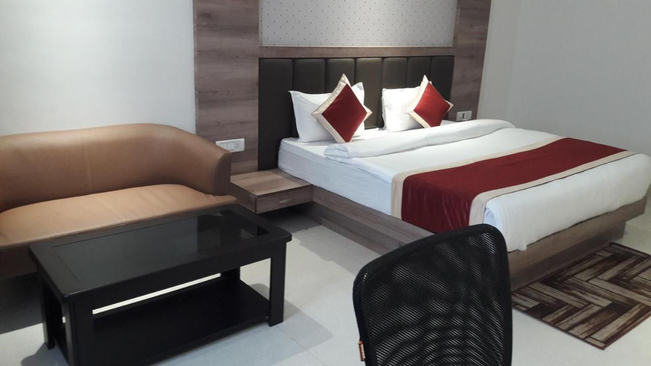 Hotel Crystal Grand Haldwani Luaran gambar