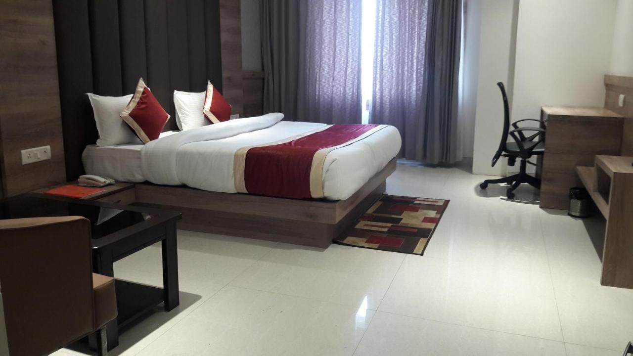 Hotel Crystal Grand Haldwani Luaran gambar