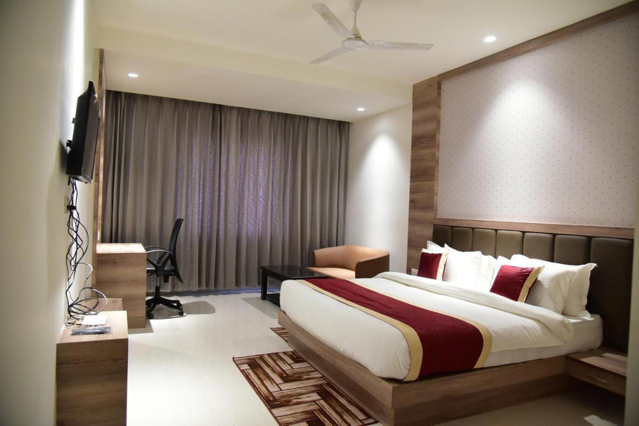 Hotel Crystal Grand Haldwani Luaran gambar